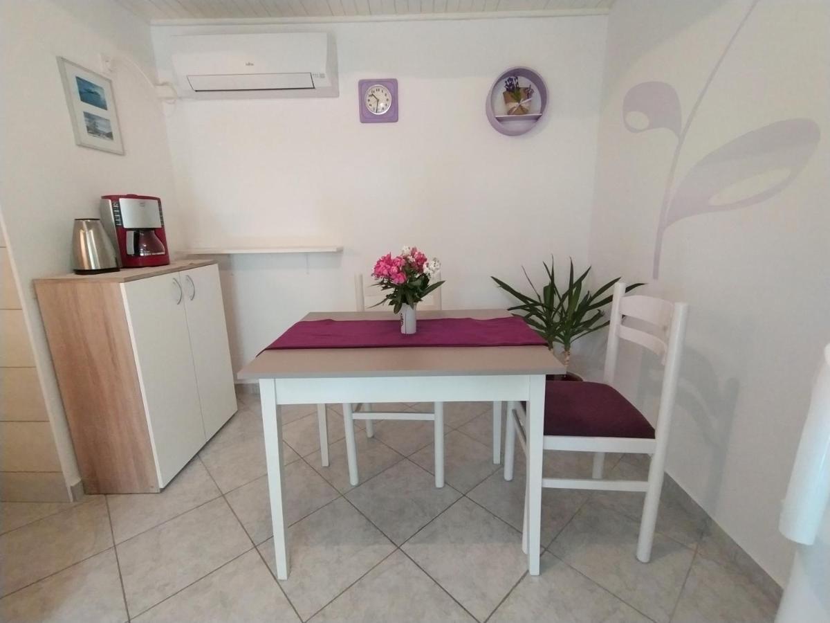 Apartments Dario คิร์ก ภายนอก รูปภาพ