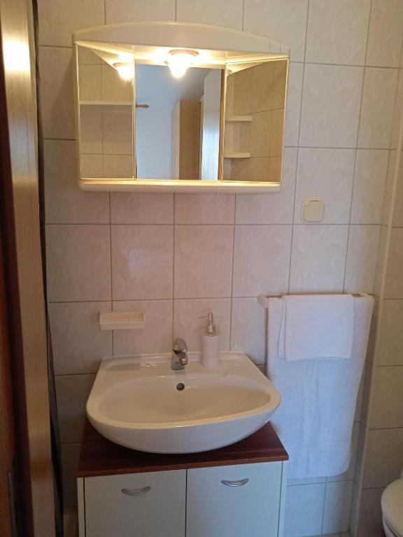 Apartments Dario คิร์ก ภายนอก รูปภาพ