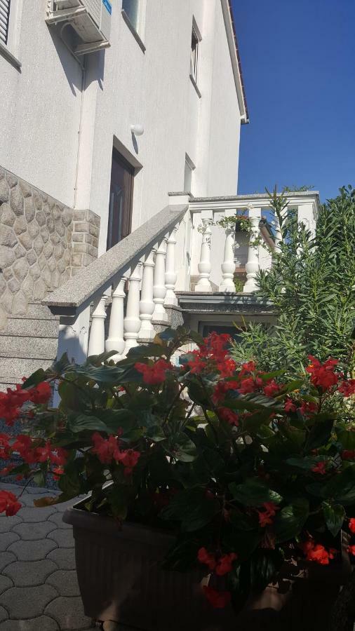 Apartments Dario คิร์ก ภายนอก รูปภาพ